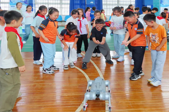 播撒科技火种，点亮强国梦想